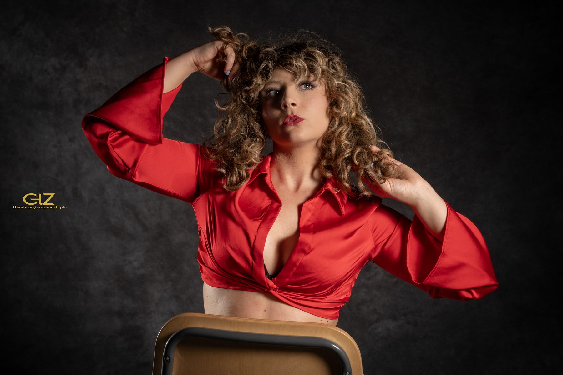 Ritratto glamour in rosso